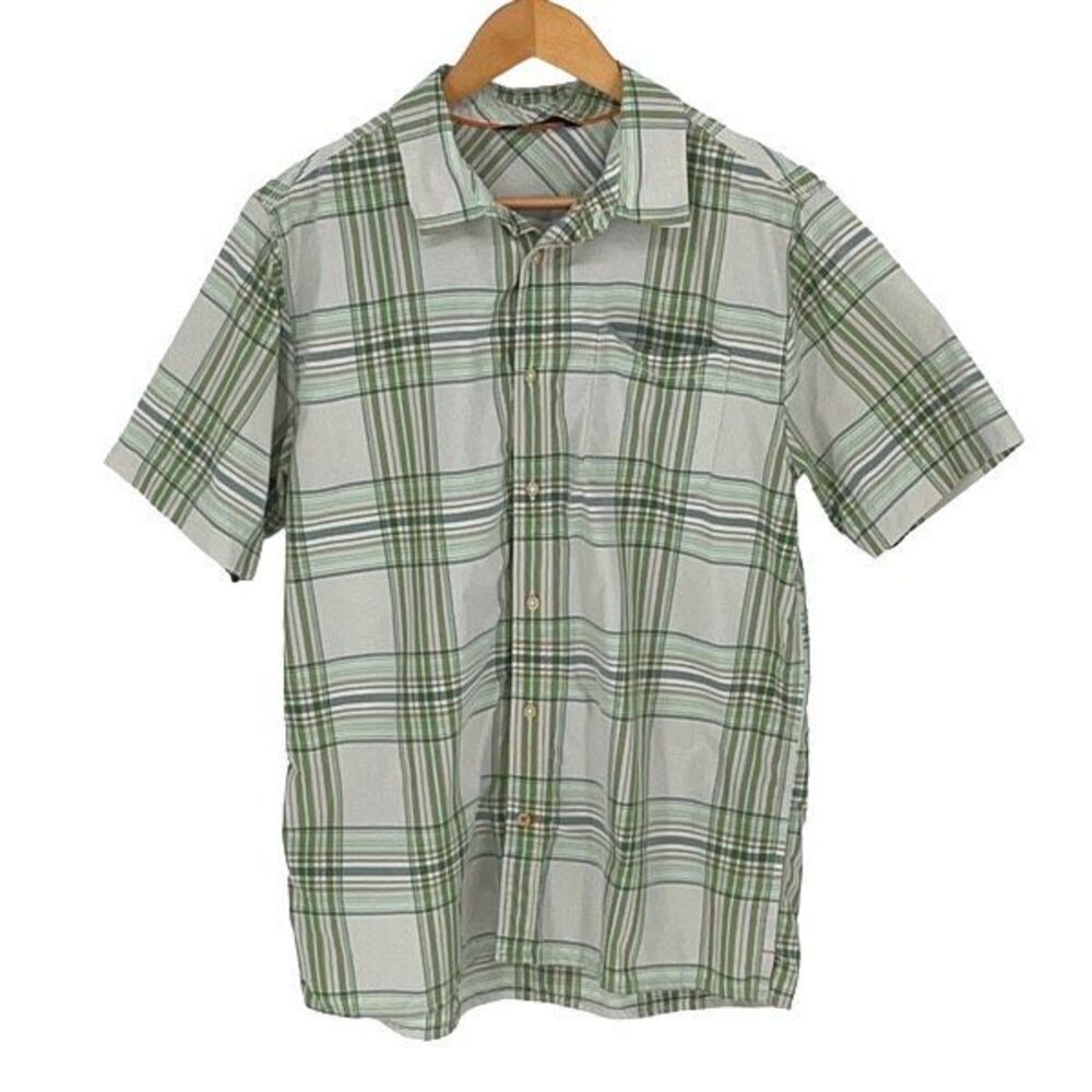 The North Face Mens Plaid Collared Short Sleeve Button Down Wicking Shirt Green